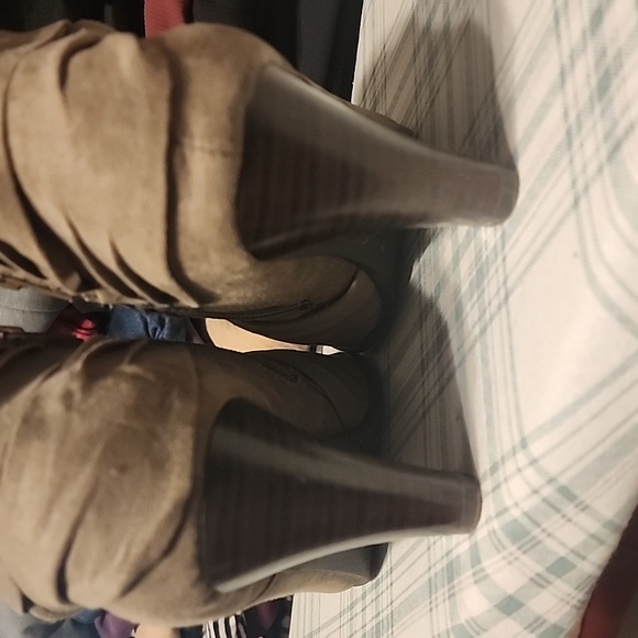 Booties - Picture 6 of 9